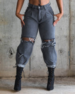 Load image into Gallery viewer, Slouch Mom Jeans| Grey

